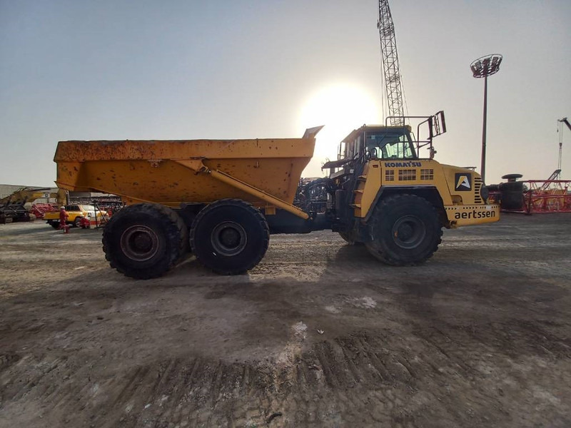 Komatsu HM400-3R (4 pcs available in Abu Dhabi) - Zglobni demper: slika 4 Komatsu HM400-3R (4 pcs available in Abu Dhabi) - Zglobni demper: slika 4