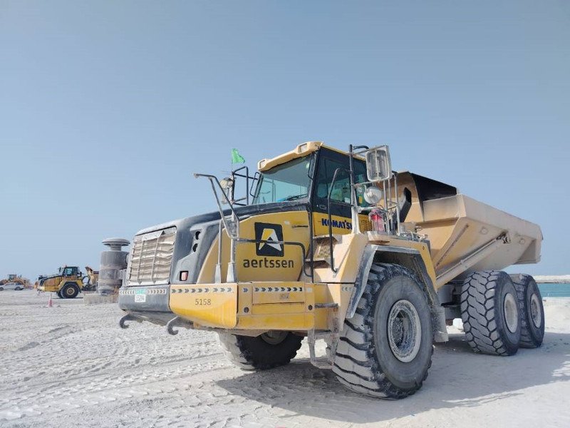 Komatsu HM400-3R (4 pieces available in Abu Dhabi) - Zglobni demper: slika 3 Komatsu HM400-3R (4 pieces available in Abu Dhabi) - Zglobni demper: slika 3
