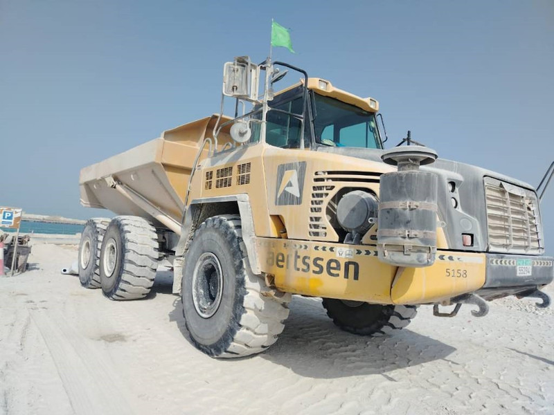 Komatsu HM400-3R (4 pieces available in Abu Dhabi) - Zglobni demper: slika 4 Komatsu HM400-3R (4 pieces available in Abu Dhabi) - Zglobni demper: slika 4