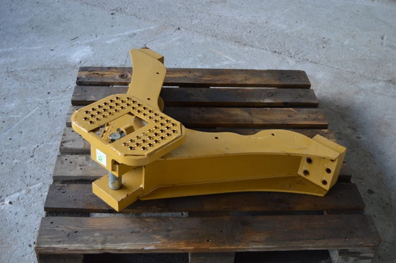 CATERPILLAR D5N Tow hook - Vitel za Buldožer: slika 2 CATERPILLAR D5N Tow hook - Vitel za Buldožer: slika 2