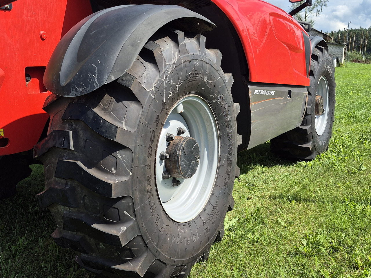 MANITOU MLT840 137 ST38 - Teleskopski kolesni nakladalnik: slika 4 MANITOU MLT840 137 ST38 - Teleskopski kolesni nakladalnik: slika 4