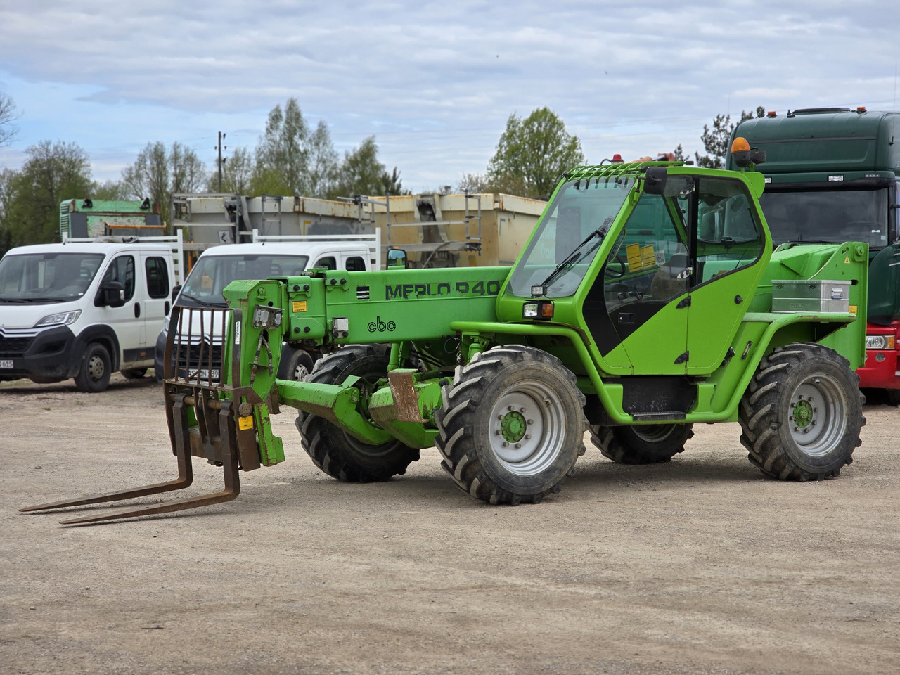MERLO P40.14 K - Teleskopski kolesni nakladalnik: slika 2 MERLO P40.14 K - Teleskopski kolesni nakladalnik: slika 2