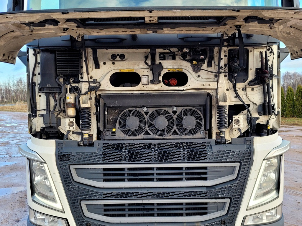 Volvo FH460 + refrigerated semi-trailer - Vlačilec: slika 5 Volvo FH460 + refrigerated semi-trailer - Vlačilec: slika 5