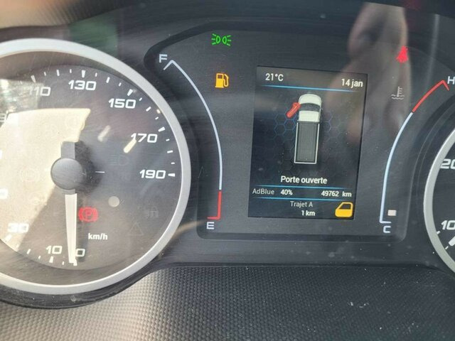 IVECO Daily 35C16H3.0 Kastenaufbau + Kran... - Furgon: slika 3 IVECO Daily 35C16H3.0 Kastenaufbau + Kran... - Furgon: slika 3