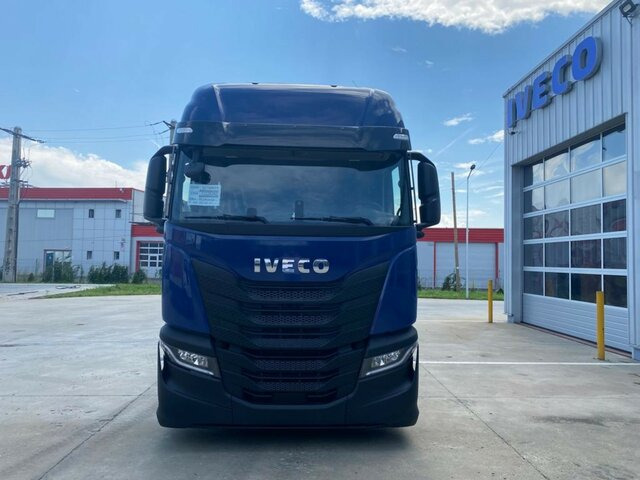 IVECO S-WAY-AS440S53T/FP LT Sattelzugmaschine+LIVING... - Vlačilec: slika 2 IVECO S-WAY-AS440S53T/FP LT Sattelzugmaschine+LIVING... - Vlačilec: slika 2