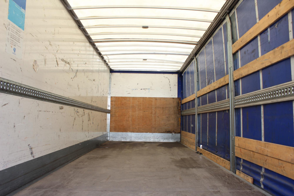 MAN TGL 12.220 Plane-Koffer 7,5 m LBW Klima 199TKm - Tovornjak s ponjavo: slika 3 MAN TGL 12.220 Plane-Koffer 7,5 m LBW Klima 199TKm - Tovornjak s ponjavo: slika 3