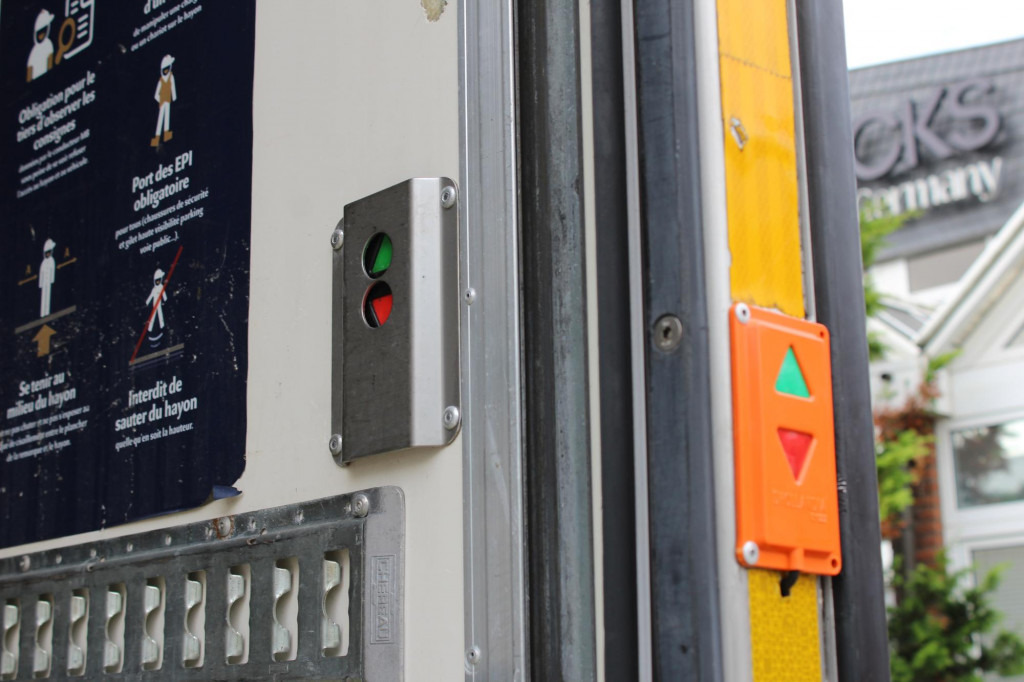 Mercedes-Benz Actros 2532 E5 CS 1150 Multi Bi-Temp LBW Rolltor - Tovornjak hladilnik: slika 3 Mercedes-Benz Actros 2532 E5 CS 1150 Multi Bi-Temp LBW Rolltor - Tovornjak hladilnik: slika 3