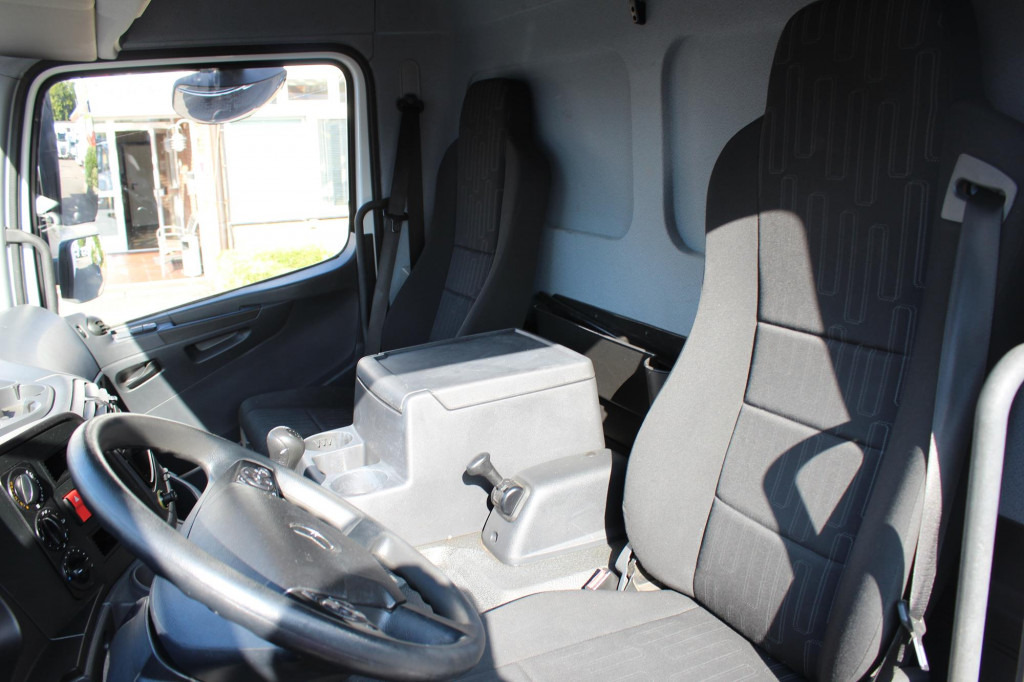 Mercedes-Benz Atego 818 E6 Koffer 6m Klima LDW Schalter LBW - Dostavno vozilo z zabojnikom: slika 5 Mercedes-Benz Atego 818 E6 Koffer 6m Klima LDW Schalter LBW - Dostavno vozilo z zabojnikom: slika 5