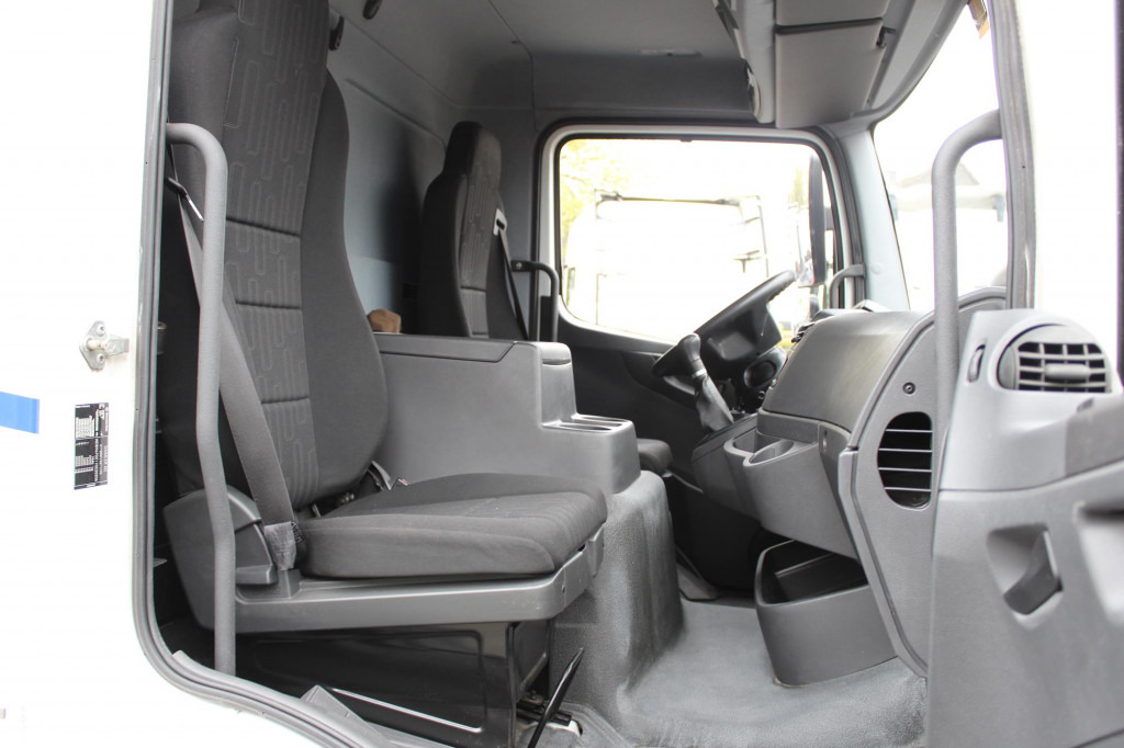 Mercedes-Benz Atego 818 E6 Koffer Klima LDW Schalter LBW - Tovornjak: slika 4 Mercedes-Benz Atego 818 E6 Koffer Klima LDW Schalter LBW - Tovornjak: slika 4