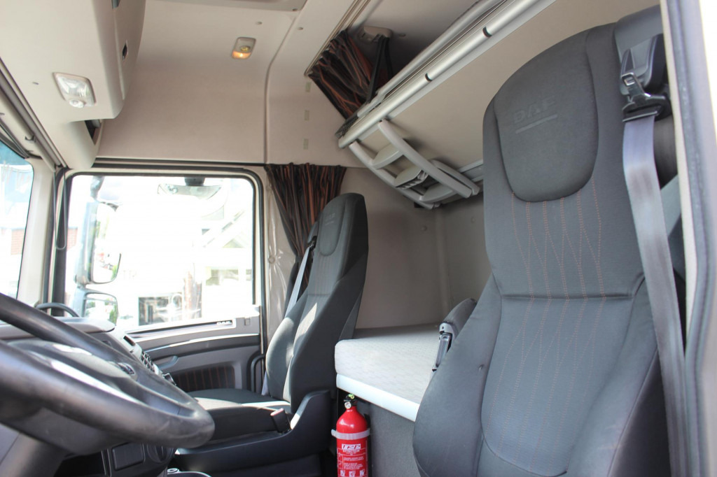Daf XF 530 Space Cab Retarder ACC LDWS - Vlačilec: slika 4 Daf XF 530 Space Cab Retarder ACC LDWS - Vlačilec: slika 4