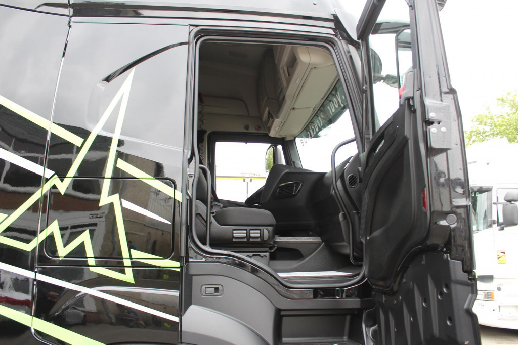 Iveco S-Way 480 Retarder Standklima 2Tanks Navi LED - Vlačilec: slika 3 Iveco S-Way 480 Retarder Standklima 2Tanks Navi LED - Vlačilec: slika 3