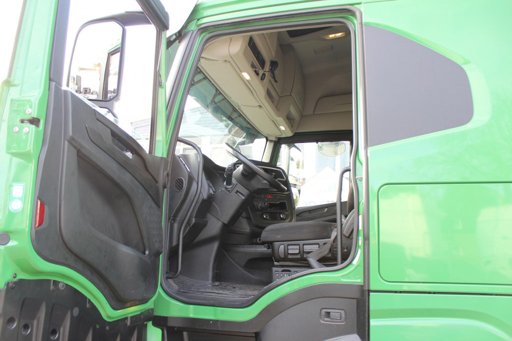 Iveco S-Way 510 Retarder Alufelgen Navi 2 x Kühlbox - Vlačilec: slika 4 Iveco S-Way 510 Retarder Alufelgen Navi 2 x Kühlbox - Vlačilec: slika 4