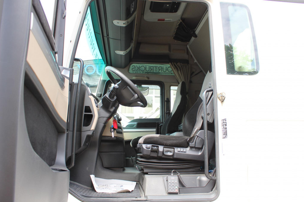 MAN TGX 18.460 E6 XXL Retarder Kühlbox Navi - Vlačilec: slika 5 MAN TGX 18.460 E6 XXL Retarder Kühlbox Navi - Vlačilec: slika 5