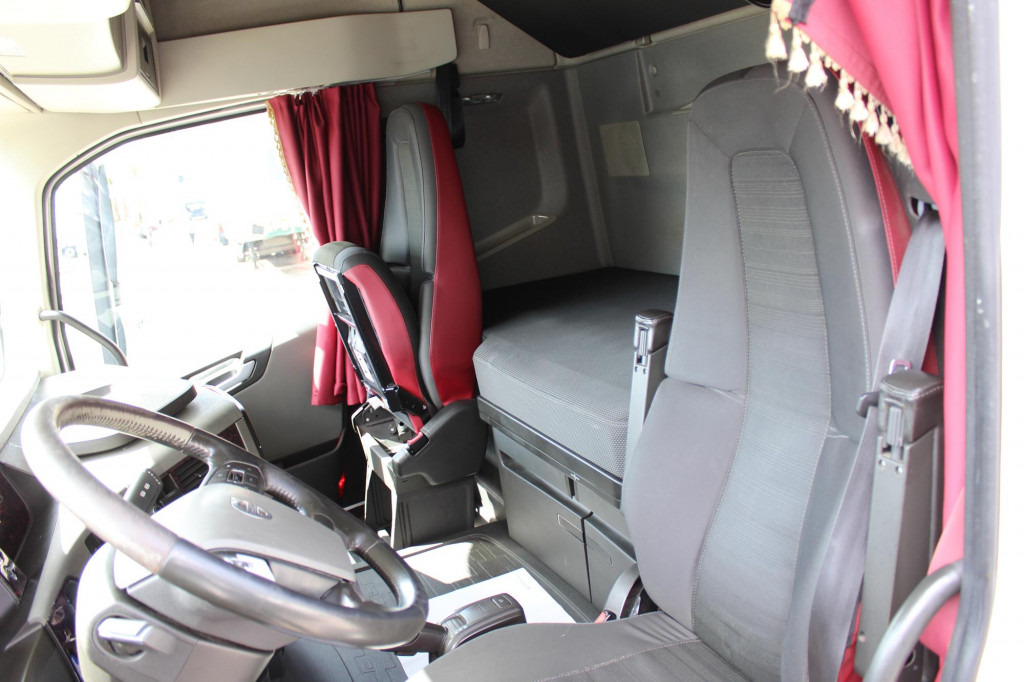 Volvo FH 500 E6 Globe I-Shift I-Park Cool 2 Tank - Vlačilec: slika 5 Volvo FH 500 E6 Globe I-Shift I-Park Cool 2 Tank - Vlačilec: slika 5