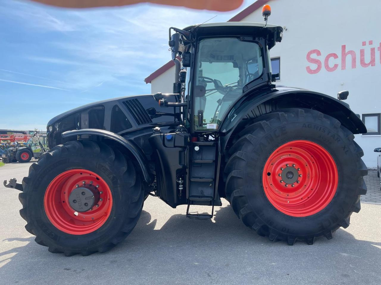 CLAAS Axion 920 Cmatic FZW 6441Bh Black - Traktor: slika 2 CLAAS Axion 920 Cmatic FZW 6441Bh Black - Traktor: slika 2