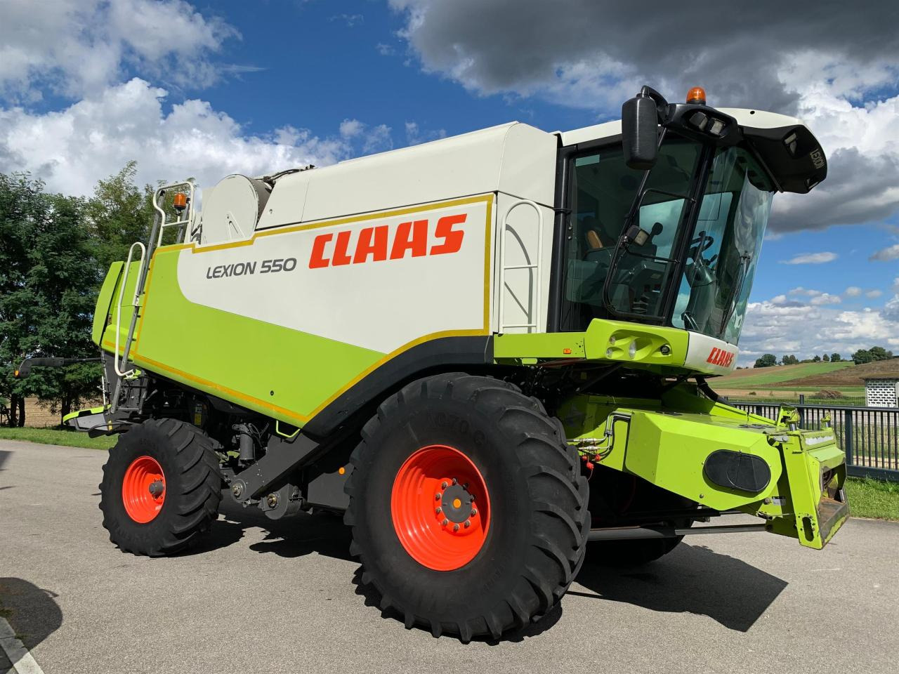CLAAS Lexion 550 mit Schneidwerk V660, 3D und Klimaautomatik, gepflegter Zustand, Baujahr 2009 - Kombajn harvester: slika 3 CLAAS Lexion 550 mit Schneidwerk V660, 3D und Klimaautomatik, gepflegter Zustand, Baujahr 2009 - Kombajn harvester: slika 3
