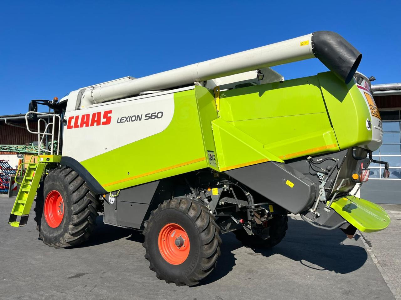 CLAAS Lexion 550 mit Schneidwerk V750, mit 3D, Baujahr 2009, guter gepflegter Zustand - Kombajn harvester: slika 3 CLAAS Lexion 550 mit Schneidwerk V750, mit 3D, Baujahr 2009, guter gepflegter Zustand - Kombajn harvester: slika 3