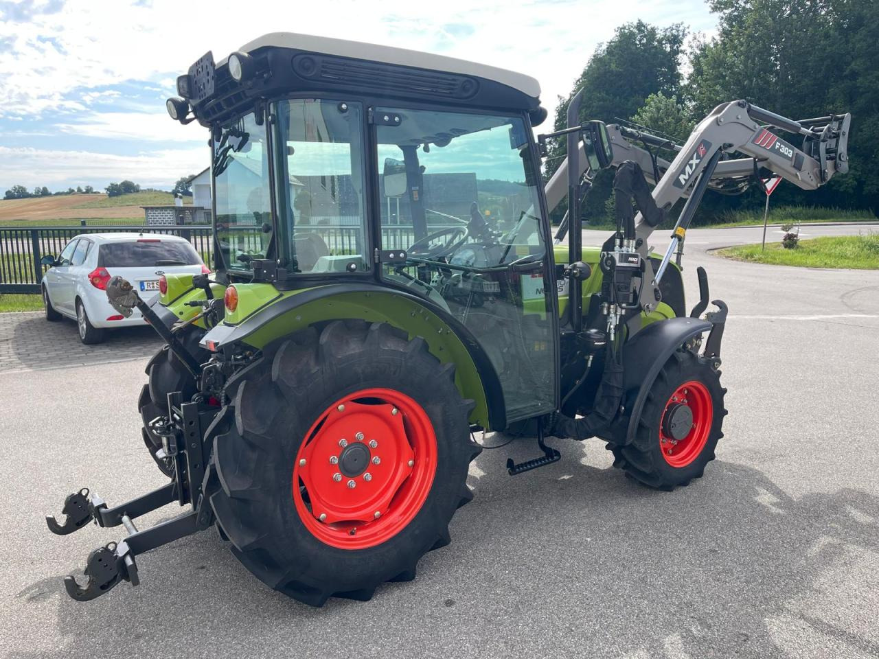 CLAAS Nexos 210 mit Frontlader und FZW, 236Bh, NEUWERTIG! - Traktor: slika 5 CLAAS Nexos 210 mit Frontlader und FZW, 236Bh, NEUWERTIG! - Traktor: slika 5
