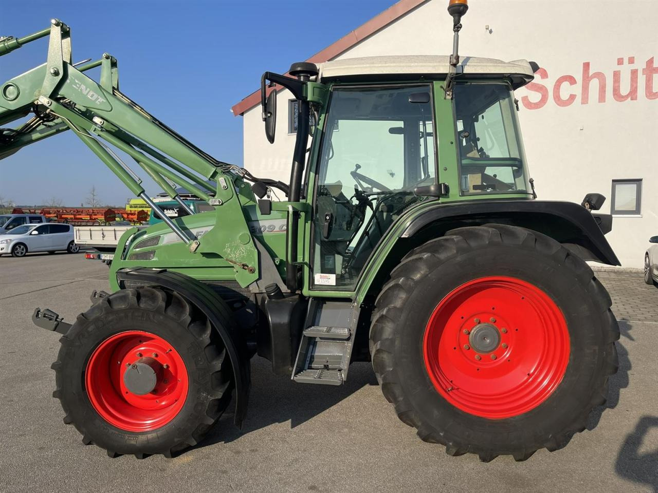 Fendt 309 Ci mit Frontlader, FKH, DL, Klima, 8250Bh, Baujahr 2005 - Traktor: slika 3 Fendt 309 Ci mit Frontlader, FKH, DL, Klima, 8250Bh, Baujahr 2005 - Traktor: slika 3