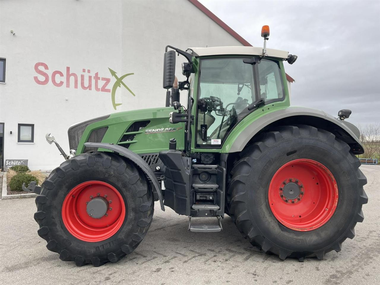 Fendt 828 Vario Profi Plus, GPS, FZW, 5DW, Baujahr 2014 - Traktor: slika 1 Fendt 828 Vario Profi Plus, GPS, FZW, 5DW, Baujahr 2014 - Traktor: slika 1