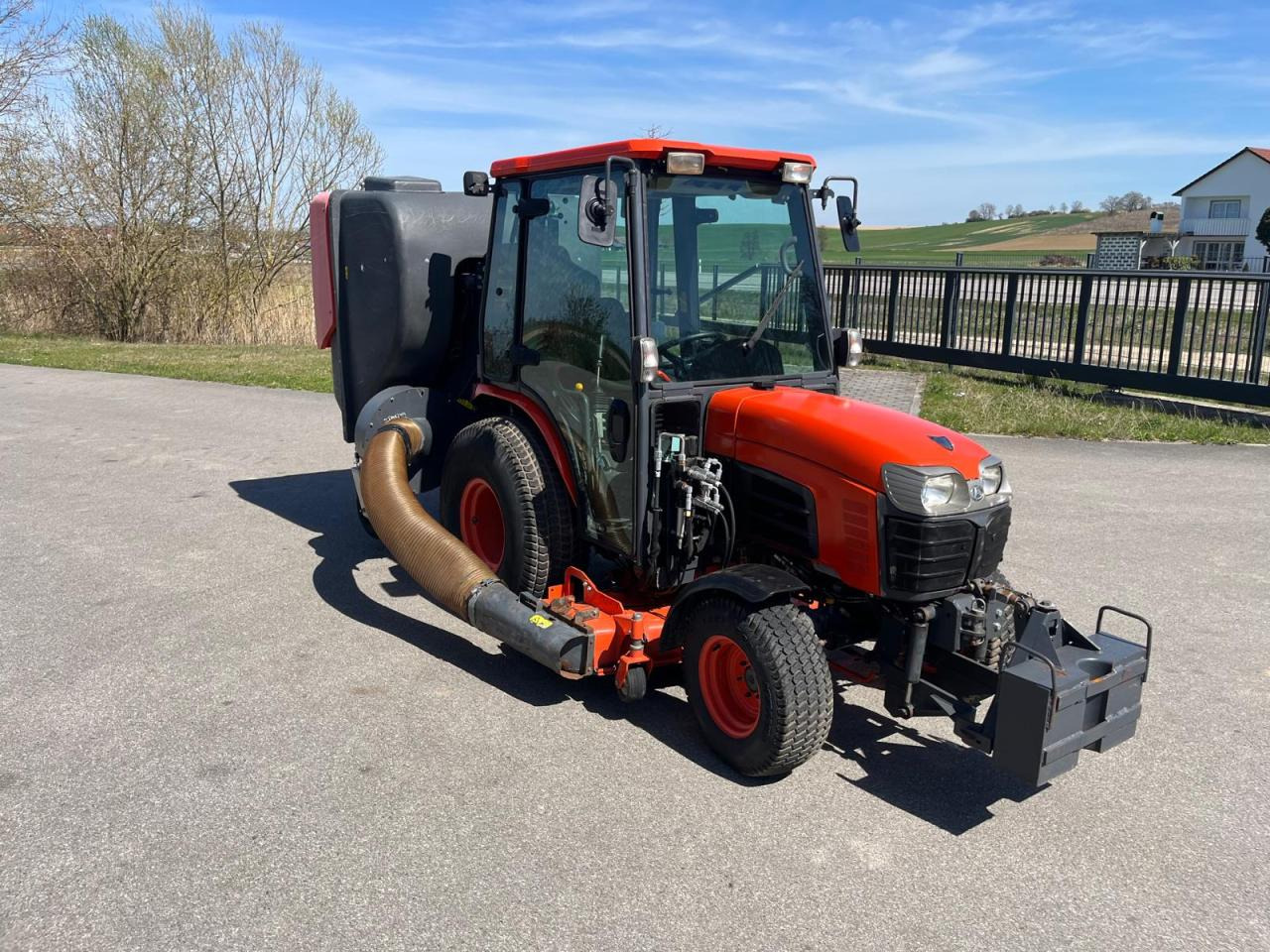 Kubota B3030 Rasenmäher mit Grüngutbehälter, Hochentlader - Vrtna kosilnica: slika 5 Kubota B3030 Rasenmäher mit Grüngutbehälter, Hochentlader - Vrtna kosilnica: slika 5