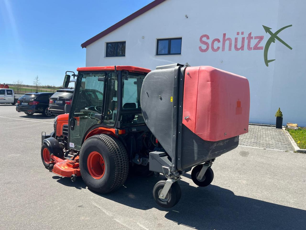Kubota B3030 Rasenmäher mit Grüngutbehälter, Hochentlader - Vrtna kosilnica: slika 3 Kubota B3030 Rasenmäher mit Grüngutbehälter, Hochentlader - Vrtna kosilnica: slika 3