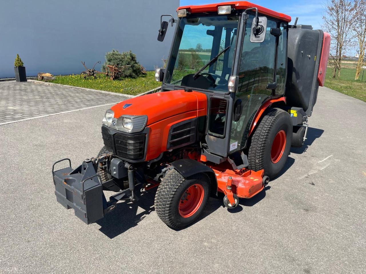 Kubota B3030 Rasenmäher mit Grüngutbehälter, Hochentlader - Vrtna kosilnica: slika 2 Kubota B3030 Rasenmäher mit Grüngutbehälter, Hochentlader - Vrtna kosilnica: slika 2