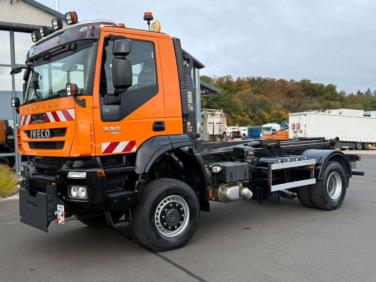 Iveco Trakker 330 EEV Winterdienst Abroll - Kotalni prekucni tovornjak: slika 4 Iveco Trakker 330 EEV Winterdienst Abroll - Kotalni prekucni tovornjak: slika 4