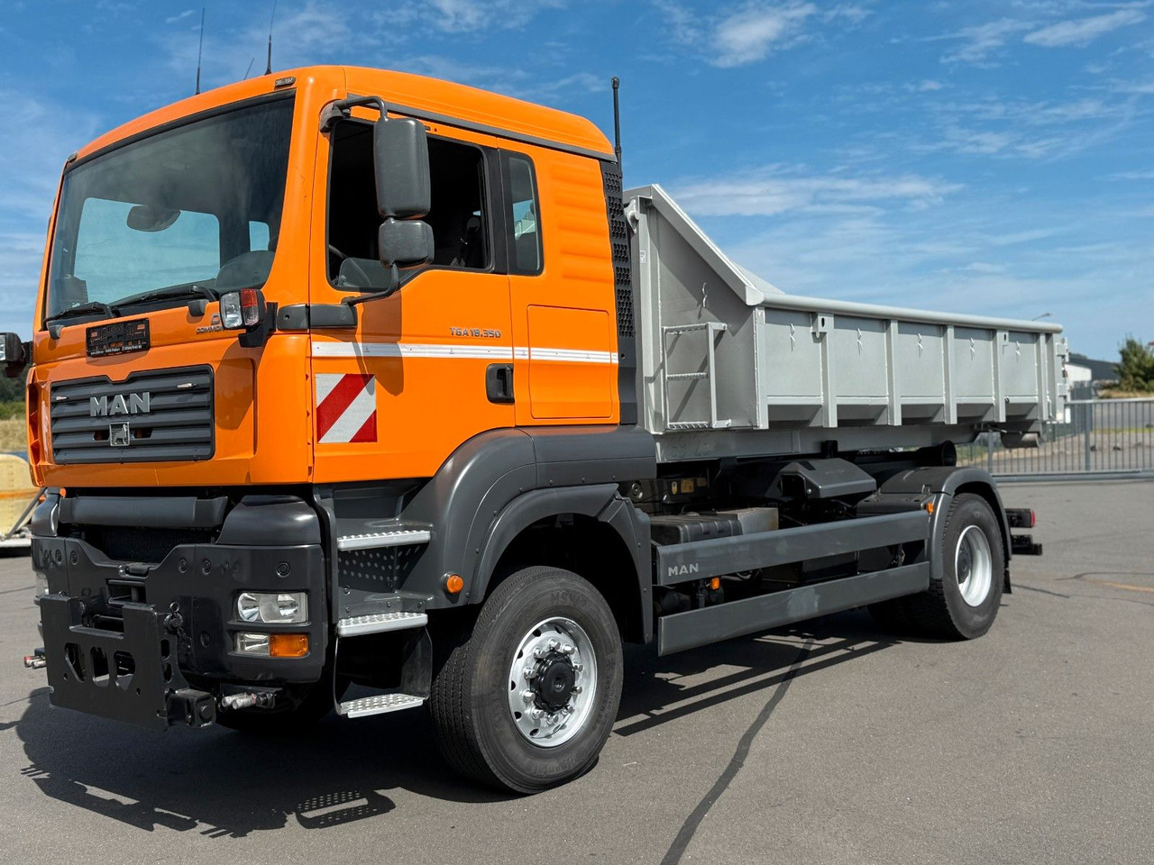 MAN TGA 18.350 4x4 Meiler Abroller RK 14.45 Winterd. - Kotalni prekucni tovornjak: slika 1 MAN TGA 18.350 4x4 Meiler Abroller RK 14.45 Winterd. - Kotalni prekucni tovornjak: slika 1