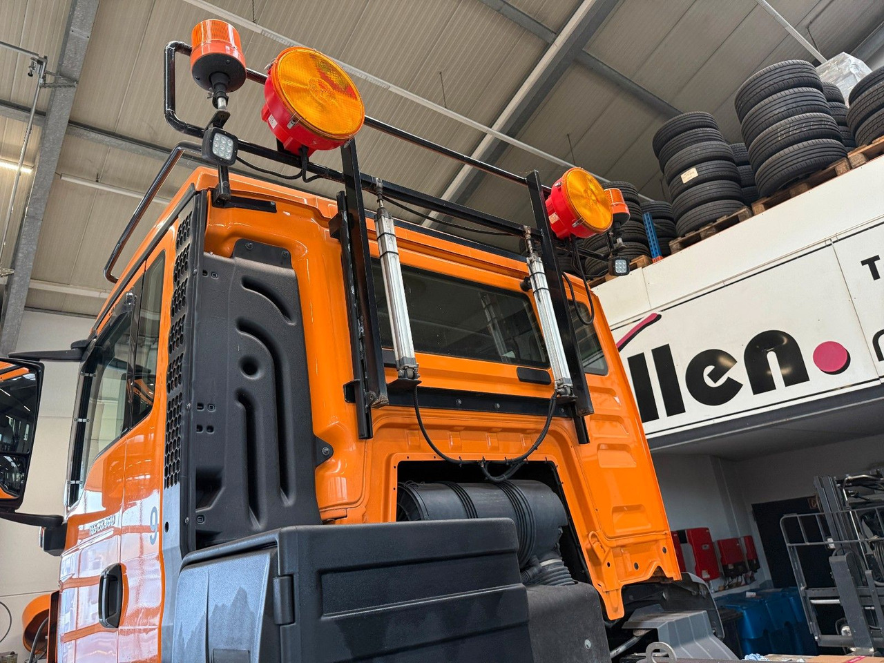 Kotalni prekucni tovornjak MAN TGS 28.360 6x4-4  Winterdienst Euro 6 Liftachse: slika 8