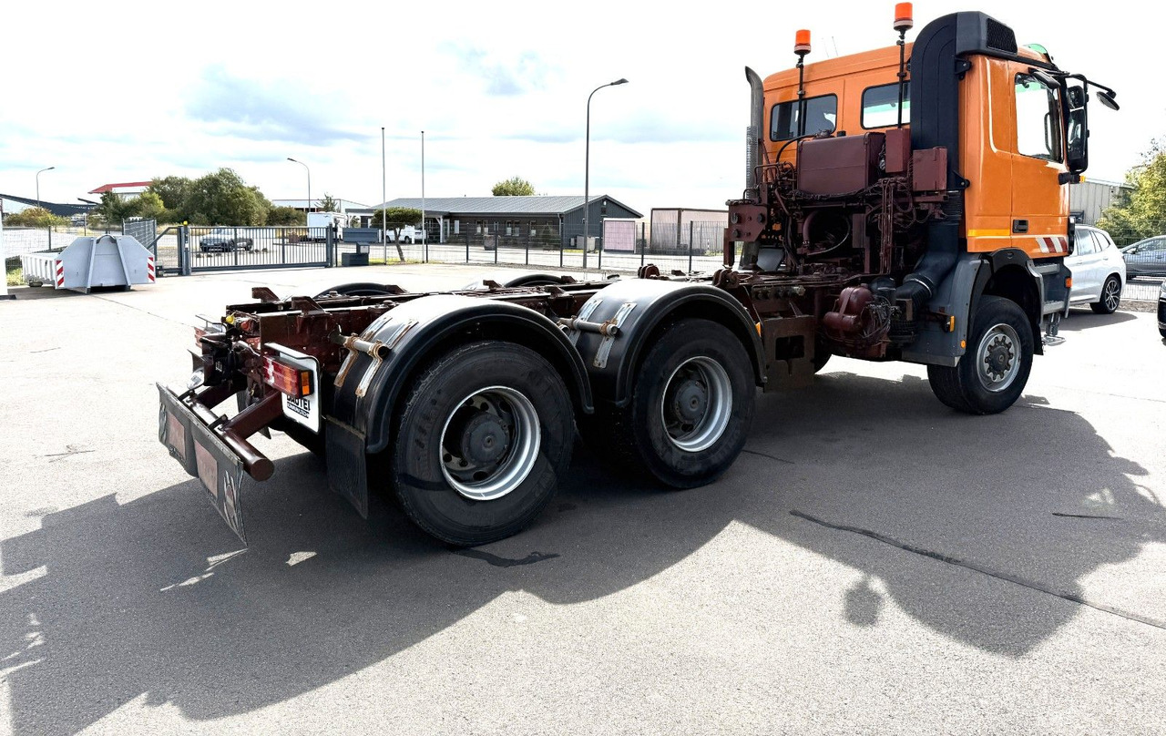 Mercedes-Benz Actros 3340 6x6 Dautel Wechselsystem + Kupplung - Tovornjak-šasija: slika 4 Mercedes-Benz Actros 3340 6x6 Dautel Wechselsystem + Kupplung - Tovornjak-šasija: slika 4