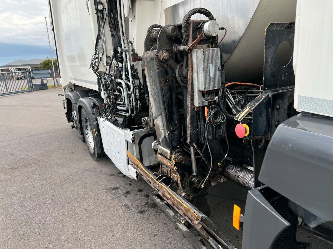 Smetarski tovornjak Mercedes-Benz Antos 2533 6x2 Seitenlader Faun Sidepress Mercedes-Benz Antos 2533 6x2 Seitenlader Faun Sidepress: slika 7