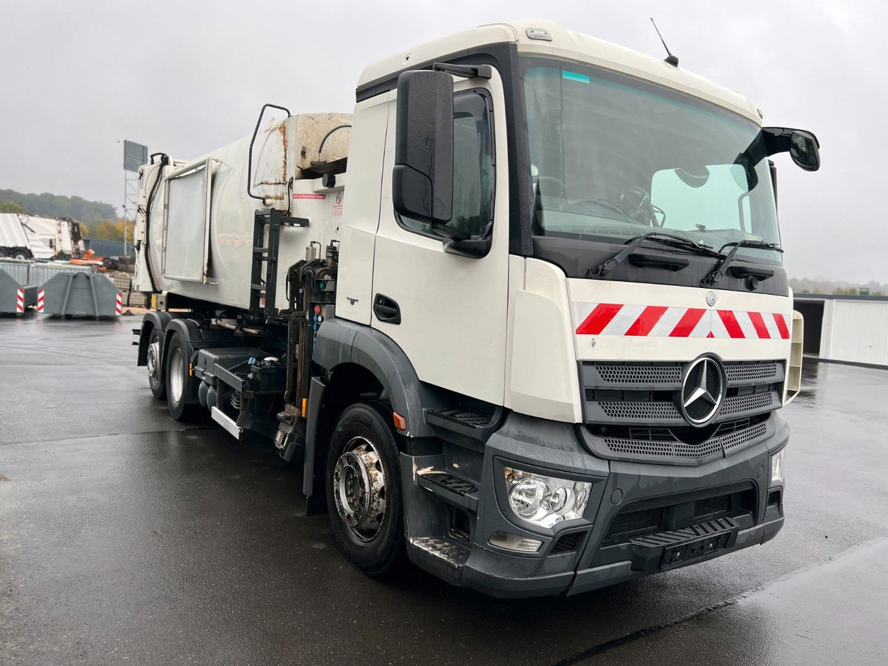 Mercedes-Benz Antos 2533 6x2 Seitenlader Zoeller S LF 22 Mercedes-Benz Antos 2533 6x2 Seitenlader Zoeller S LF 22 - Smetarski tovornjak: slika 4 Mercedes-Benz Antos 2533 6x2 Seitenlader Zoeller S LF 22 Mercedes-Benz Antos 2533 6x2 Seitenlader Zoeller S LF 22 - Smetarski tovornjak: slika 4