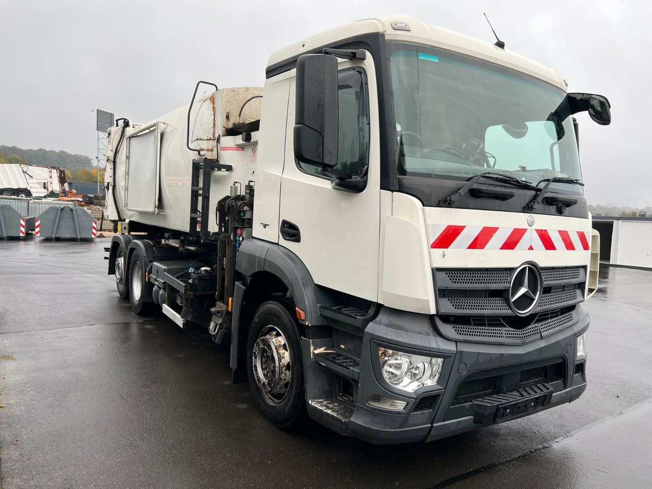 Mercedes-Benz Antos 2533 6x2 Seitenlader Zoeller S LF 22 Mercedes-Benz Antos 2533 6x2 Seitenlader Zoeller S LF 22 - Smetarski tovornjak: slika 5 Mercedes-Benz Antos 2533 6x2 Seitenlader Zoeller S LF 22 Mercedes-Benz Antos 2533 6x2 Seitenlader Zoeller S LF 22 - Smetarski tovornjak: slika 5