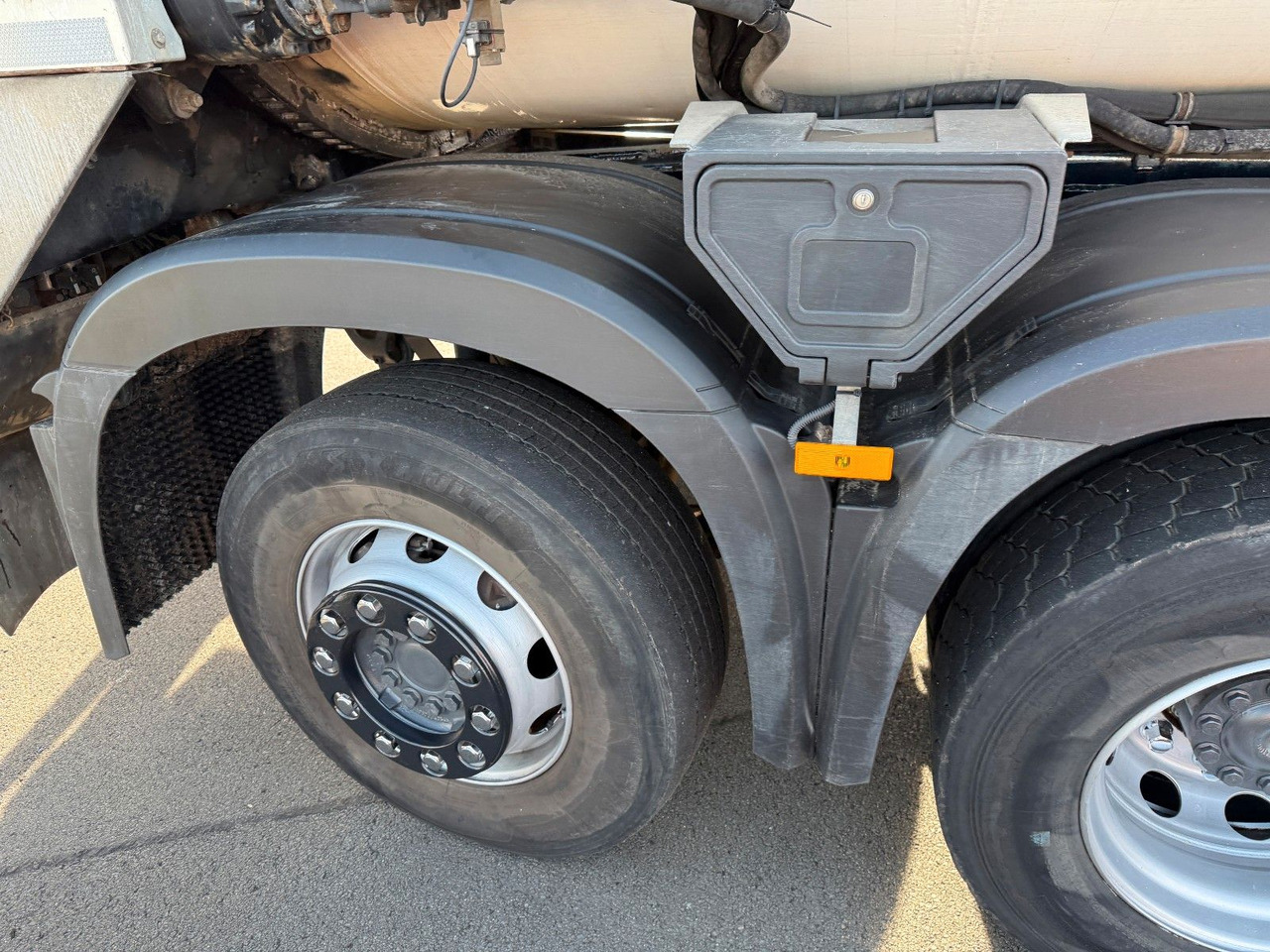 Mercedes-Benz Arocs 3236 8x2 Faun Rotopress 525 C Delta Lift - Smetarski tovornjak: slika 4 Mercedes-Benz Arocs 3236 8x2 Faun Rotopress 525 C Delta Lift - Smetarski tovornjak: slika 4