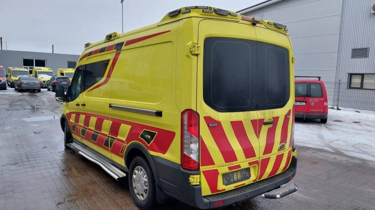 FORD TRANSIT 2,0TDI AMBULANCE KLIMA 1.2018 EURO 6, 3 UNITS - Reševalno vozilo: slika 2 FORD TRANSIT 2,0TDI AMBULANCE KLIMA 1.2018 EURO 6, 3 UNITS - Reševalno vozilo: slika 2