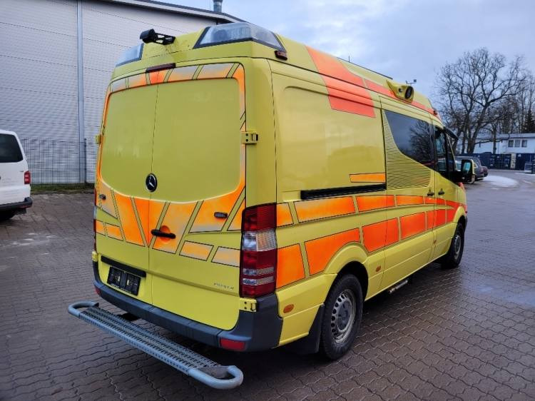 MERCEDES – BENZ SPRINTER 2.2D AMBULANCE (PROFILE) KLIMA 11.2014 EURO 5 - Reševalno vozilo: slika 4 MERCEDES – BENZ SPRINTER 2.2D AMBULANCE (PROFILE) KLIMA 11.2014 EURO 5 - Reševalno vozilo: slika 4