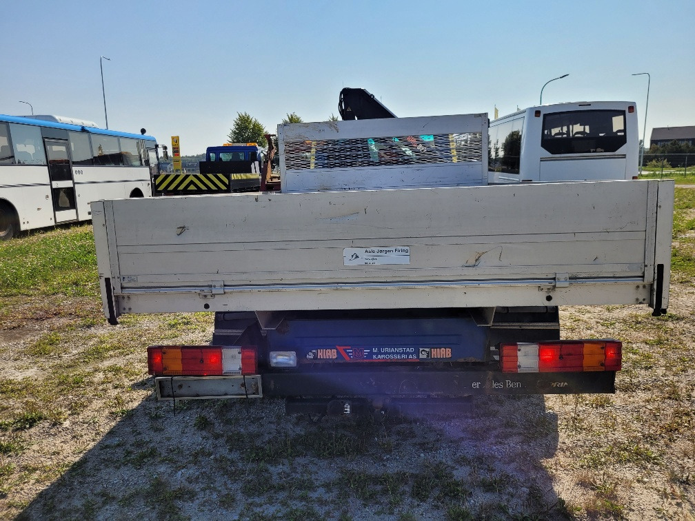 MERCEDES – BENZ SPRINTER 616CDI HIAB 027-2 Crane 10.2004 - Dostavno vozilo s kesonom: slika 5 MERCEDES – BENZ SPRINTER 616CDI HIAB 027-2 Crane 10.2004 - Dostavno vozilo s kesonom: slika 5