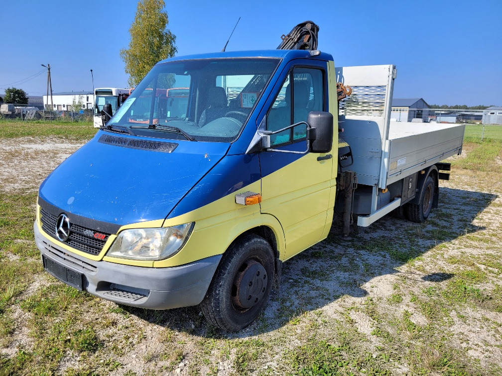 MERCEDES – BENZ SPRINTER 616CDI HIAB 027-2 Crane 10.2004  - Dostavno vozilo s kesonom: slika 2 MERCEDES – BENZ SPRINTER 616CDI HIAB 027-2 Crane 10.2004  - Dostavno vozilo s kesonom: slika 2