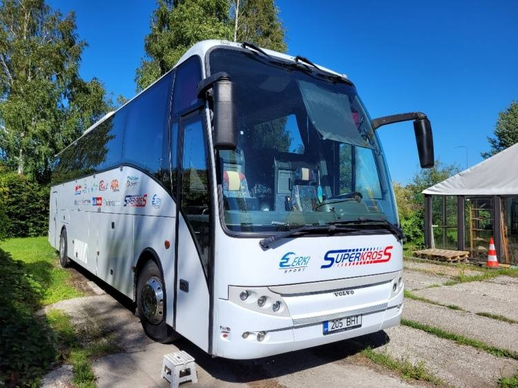 VOLVO B12M BERKHOF AXIAL70 MOTORHOME KLIMA 3.2003 - Potovalni avtobus: slika 1 VOLVO B12M BERKHOF AXIAL70 MOTORHOME KLIMA 3.2003 - Potovalni avtobus: slika 1