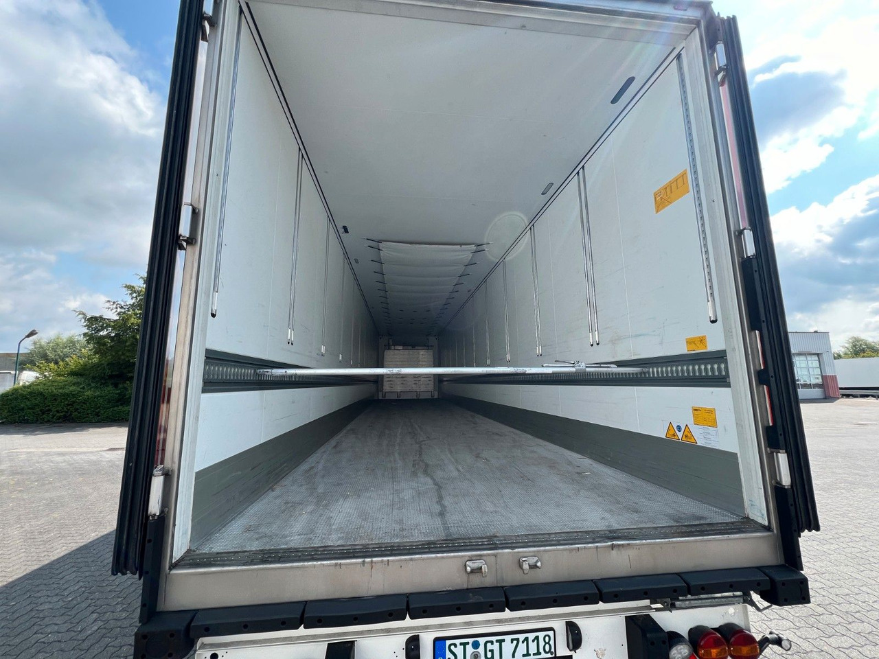 Schmitz Cargobull SKO 24/L - 13.4 FP COOL V7, ThermoKing SLXi 300- - Polprikolica hladilnik: slika 5 Schmitz Cargobull SKO 24/L - 13.4 FP COOL V7, ThermoKing SLXi 300- - Polprikolica hladilnik: slika 5