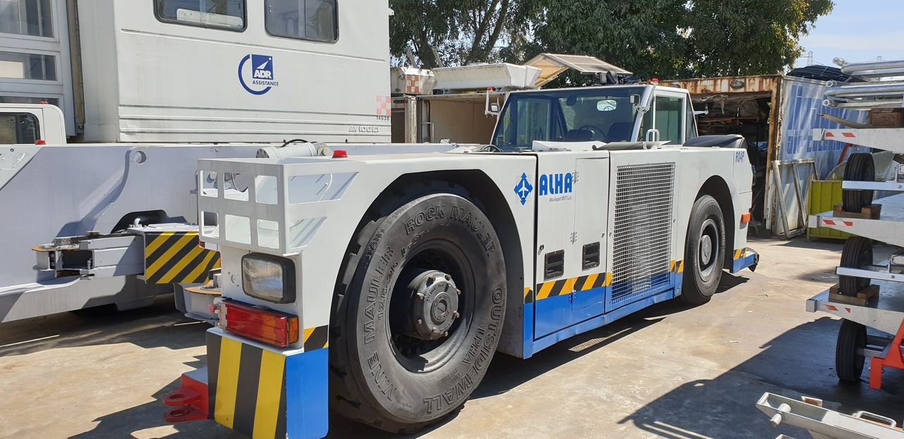 Goldhofer PTS R1 - Vozilo za vleko letal: slika 1 Goldhofer PTS R1 - Vozilo za vleko letal: slika 1