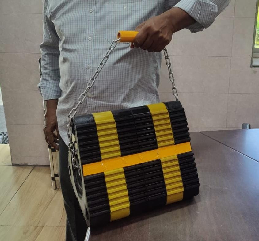 Aircraft Chocks Eurosolid 30 - Letališka oprema: slika 1 Aircraft Chocks Eurosolid 30 - Letališka oprema: slika 1