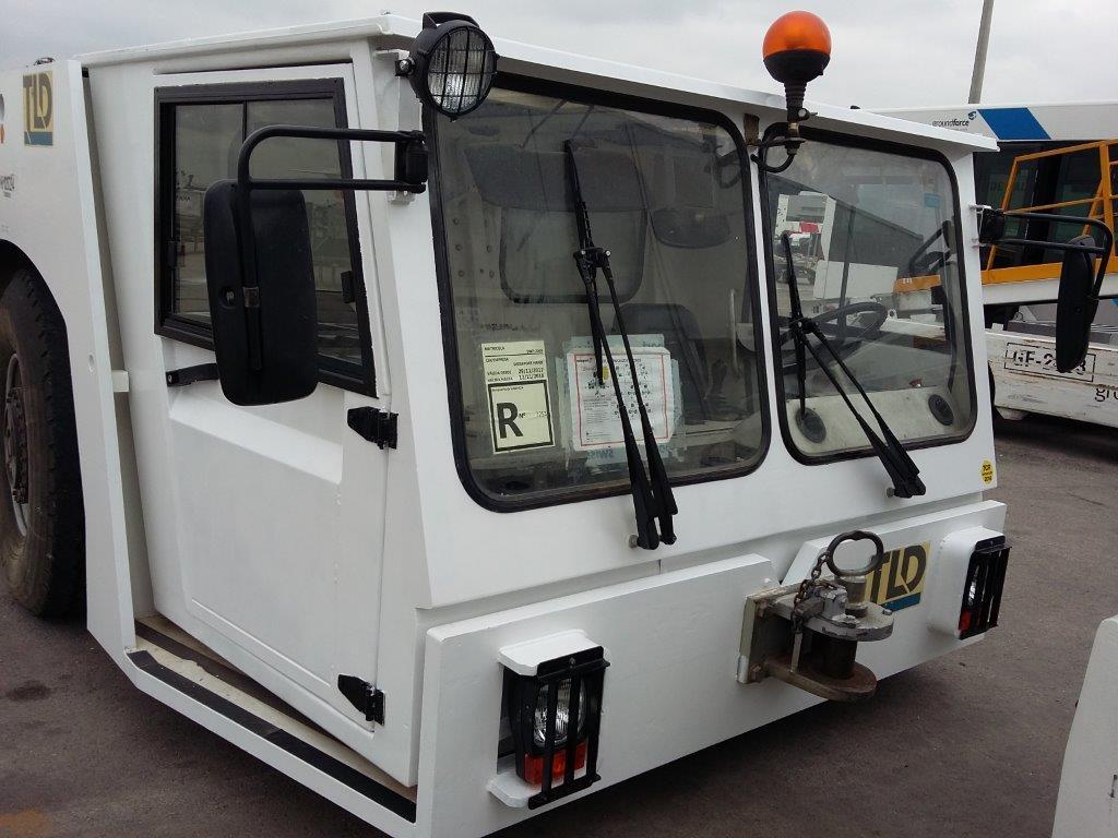 Pushback Tractor TLD TMX400-30 - Vozilo za vleko letal: slika 1 Pushback Tractor TLD TMX400-30 - Vozilo za vleko letal: slika 1