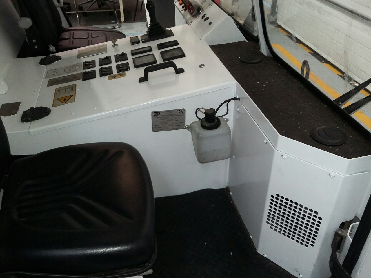 Pushback Tractor TLD TMX400-30 - Vozilo za vleko letal: slika 5 Pushback Tractor TLD TMX400-30 - Vozilo za vleko letal: slika 5