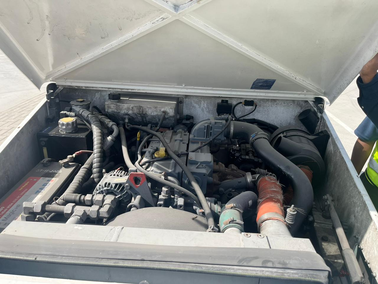 Schopf Rofan ZDi Diesel Tractor 8Tons - Vozilo za vleko letal: slika 5 Schopf Rofan ZDi Diesel Tractor 8Tons - Vozilo za vleko letal: slika 5