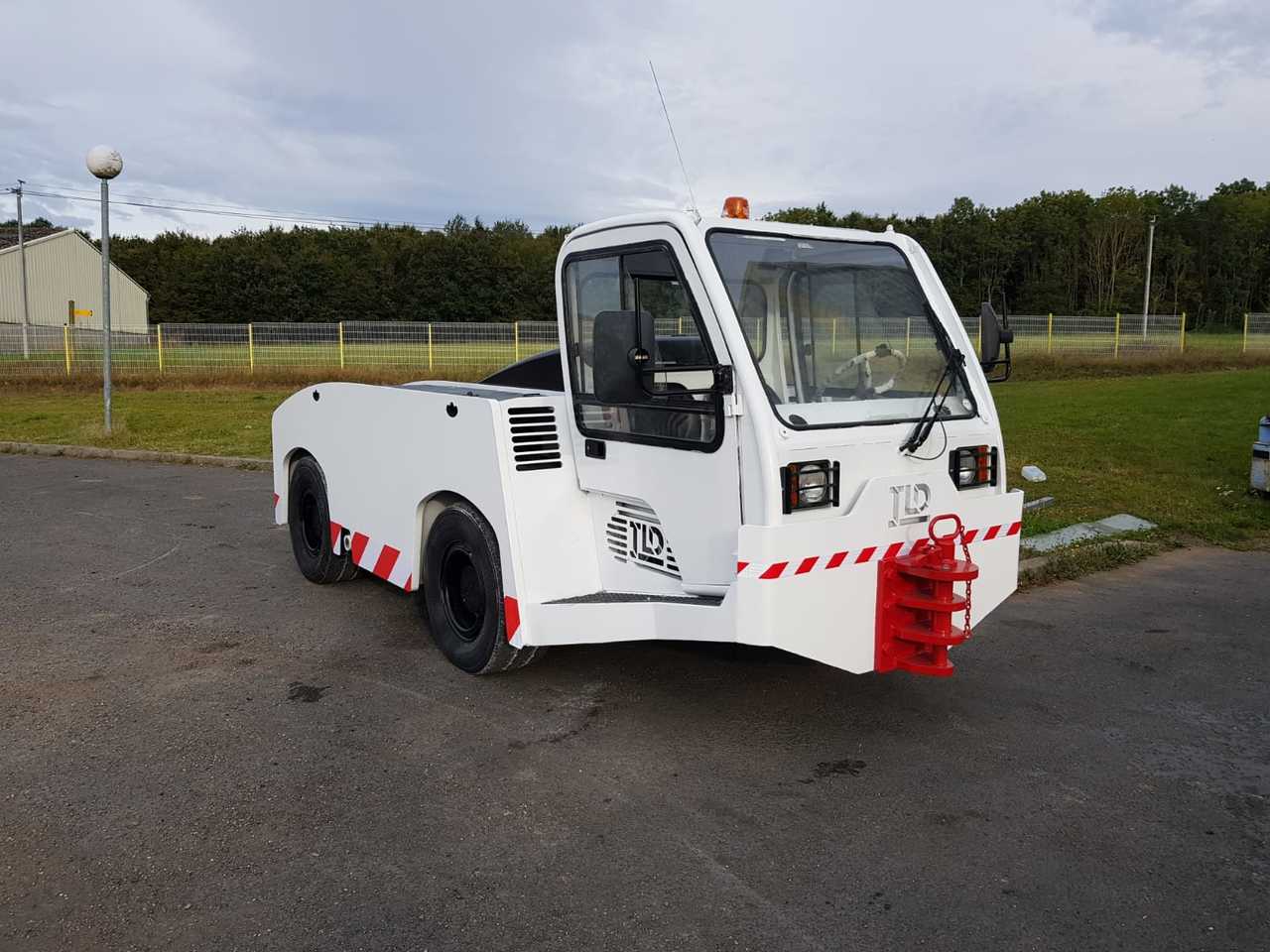 TLD Pushback TMX150-12 - Vozilo za vleko letal: slika 3 TLD Pushback TMX150-12 - Vozilo za vleko letal: slika 3