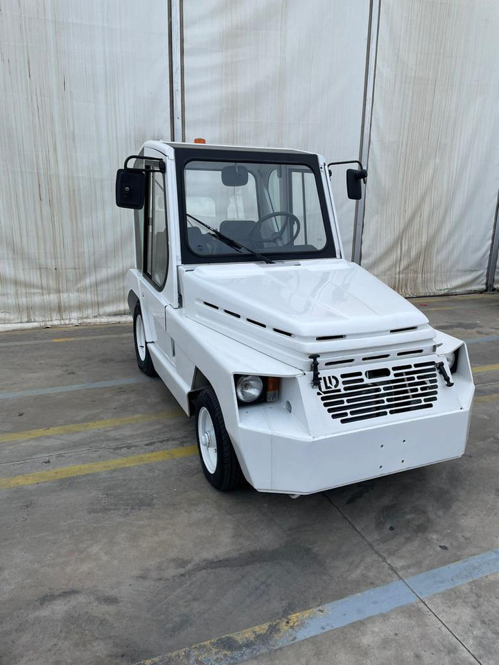 TLD TMX30 - Vozilo za vleko letal: slika 3 TLD TMX30 - Vozilo za vleko letal: slika 3