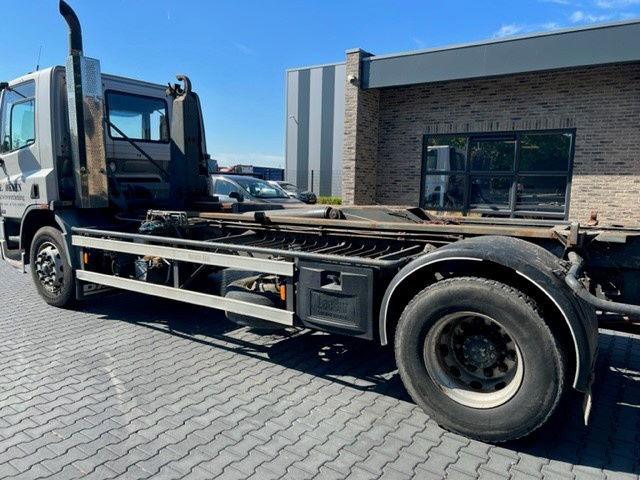 DAF 65.210 FA65.210 - Kontejnerski tovornjak/ Tovornjak z zamenljivim tovoriščem: slika 3 DAF 65.210 FA65.210 - Kontejnerski tovornjak/ Tovornjak z zamenljivim tovoriščem: slika 3
