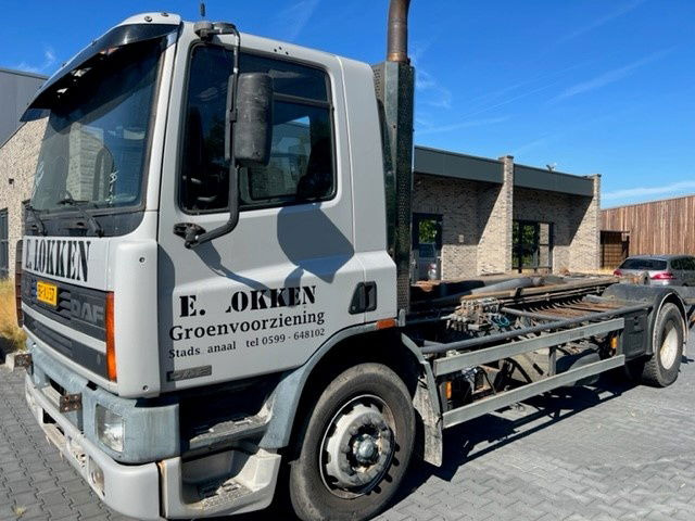 DAF 65.210 FA65.210 - Kontejnerski tovornjak/ Tovornjak z zamenljivim tovoriščem: slika 1 DAF 65.210 FA65.210 - Kontejnerski tovornjak/ Tovornjak z zamenljivim tovoriščem: slika 1